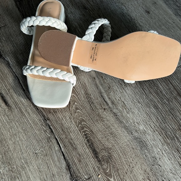Sincerely Jules bone colored sandals. Size 7 - Picture 2 of 5